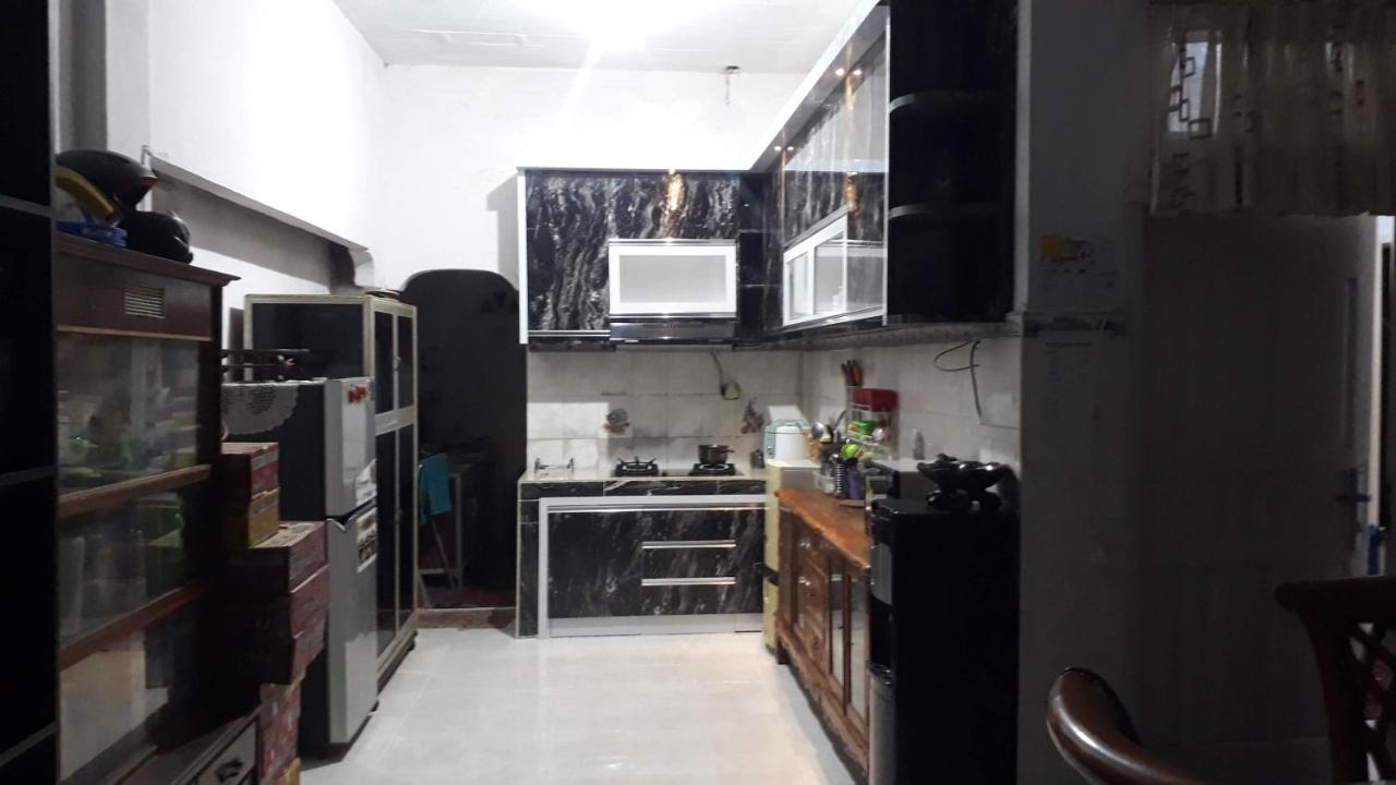 Bu Mimi Home Stay Painan Exterior foto