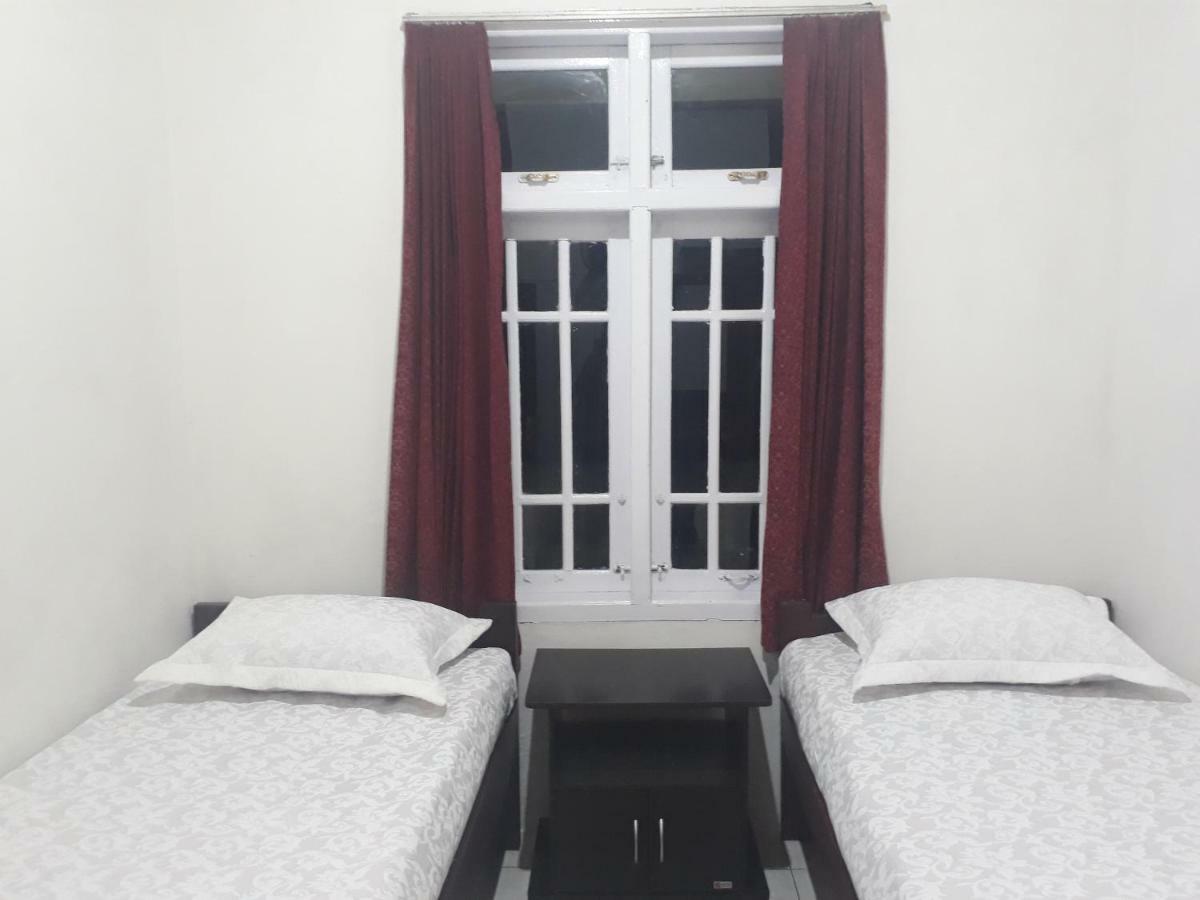 Bu Mimi Home Stay Painan Exterior foto